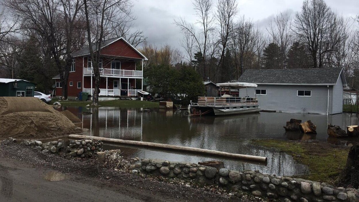 La crue menace printanière 200 maisons à Pontiac