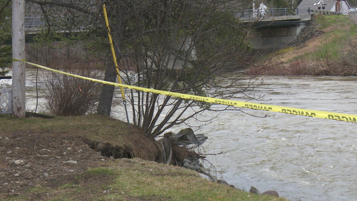 Rivière Matapédia en crue Rivière Matapédia en crue
