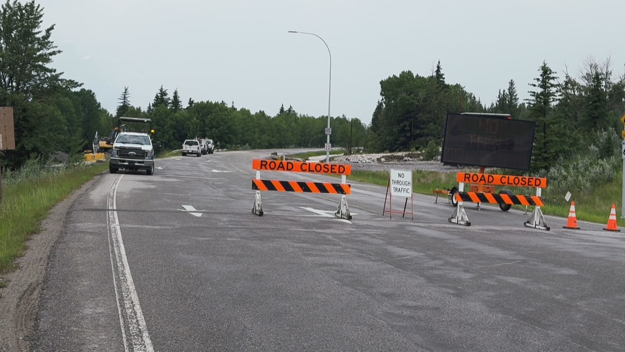 Des milliers de personnes bloquées par les inondations dans l’ouest de l’Alberta