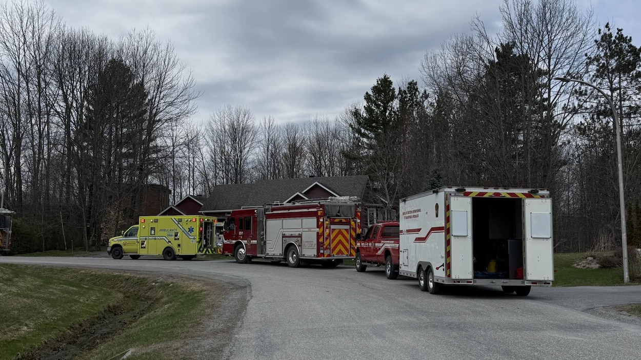 Sauvetage d’un homme enlisé dans la terre jusqu’aux hanches à Sherbrooke