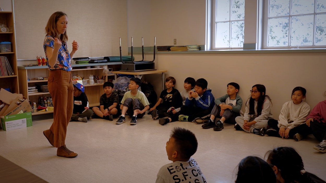 Des artistes revitalisent les cours d’art dans les écoles