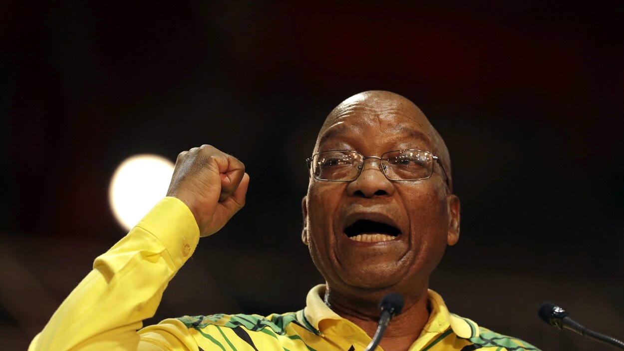 Le président sud-africain, Jacob Zuma, pendant un discours lors du congrès de son parti visant à choisir un nouveau chef pour le remplacer. Le président sud-africain, Jacob Zuma, pendant un discours lors du congrès de son parti visant à choisir un nouveau chef pour le remplacer.