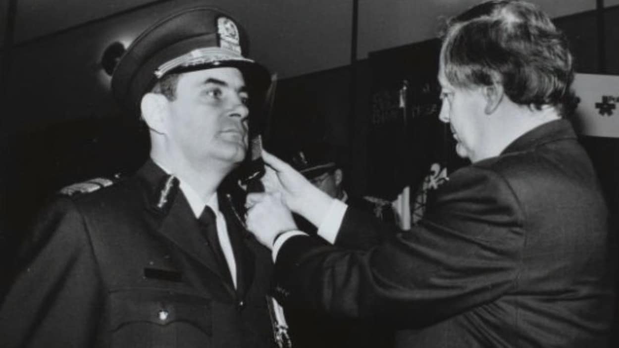 Jacques Duchesneau, qui a créé la police de quartier à Montréal, est honoré par le SPVM