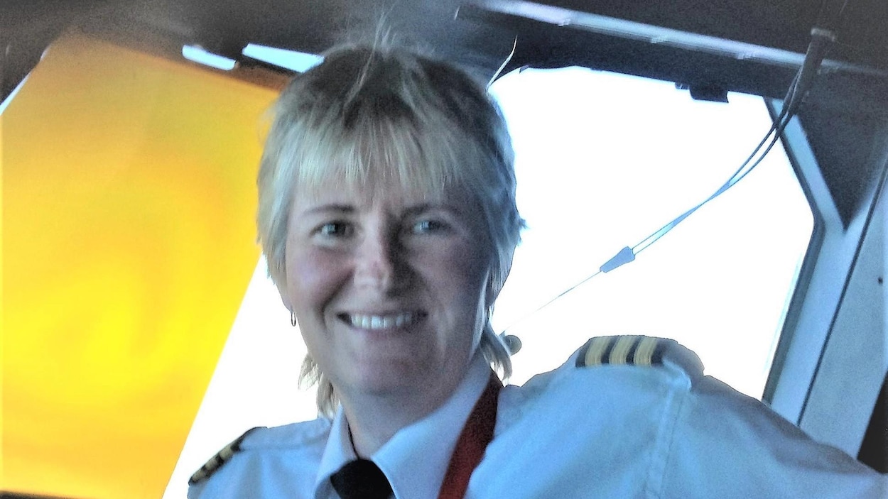 Jane Clegg en costume de pilote. Jane Clegg en costume de pilote.