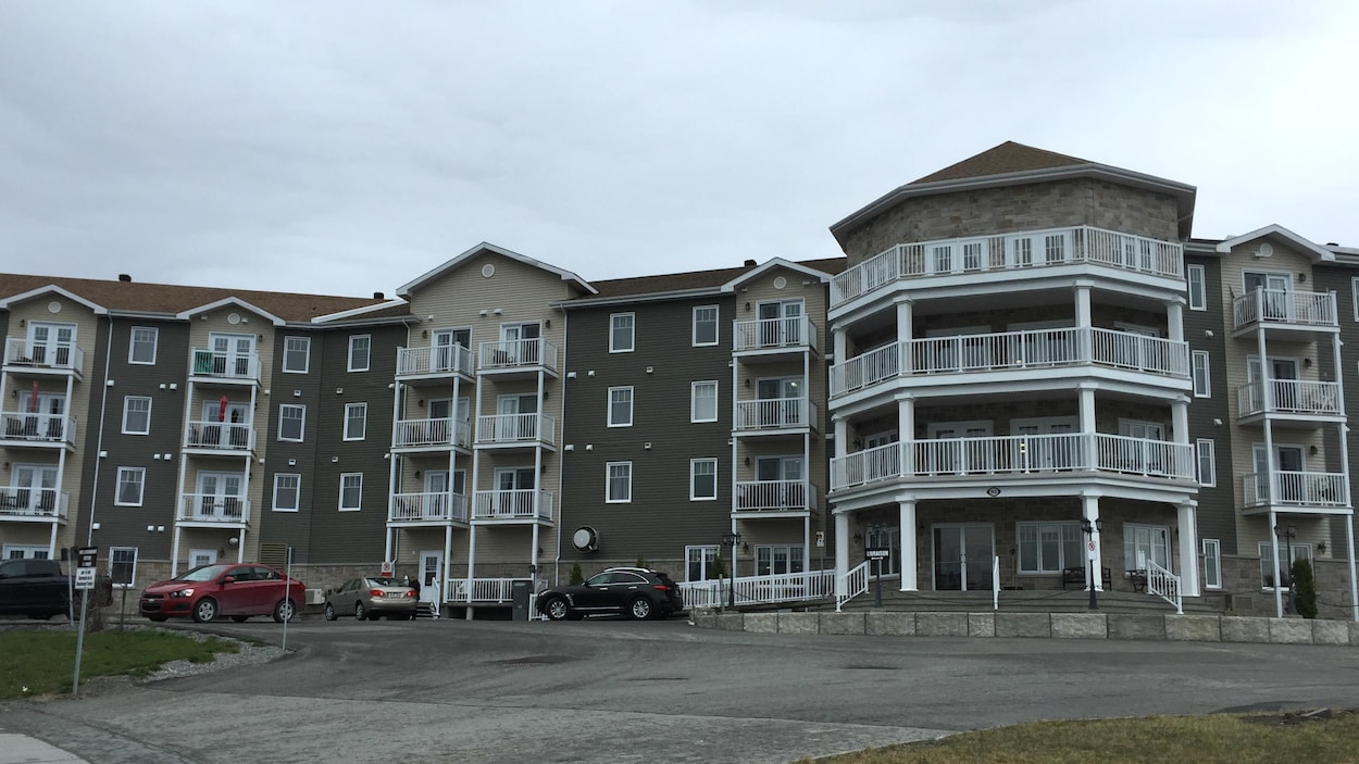 Un immeuble contenant plusieurs logements.