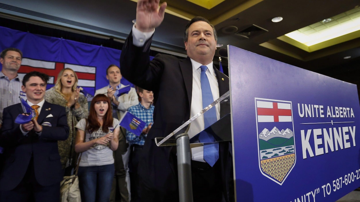 Jason Kenney au lancement de sa campagne à la direction du Parti progressiste-conservateur de l'Alberta. Jason Kenney au lancement de sa campagne à la direction du Parti progressiste-conservateur de l'Alberta.