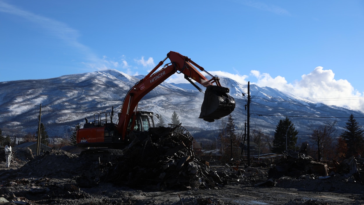 50% des habitations détruites à Jasper toujours en attente de permis