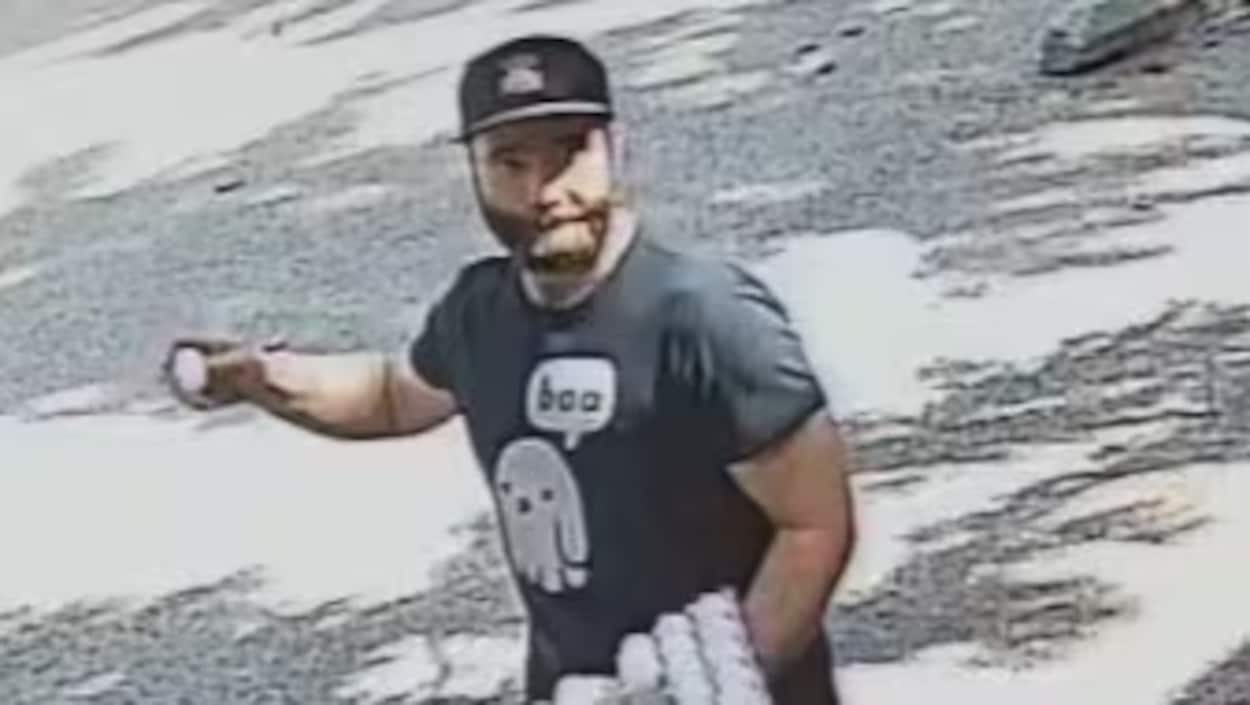 L’homme accusé d’avoir lancé des œufs sur une synagogue à Saskatoon veut réparer ses torts