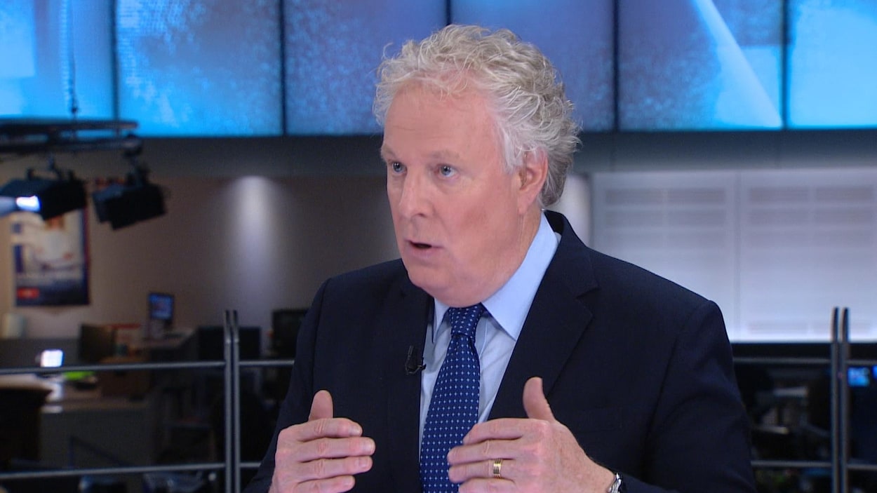L'ancien premier ministre du Québec, Jean Charest. en entrevue avec Patrice Roy le 31 mai 2018, à RDI