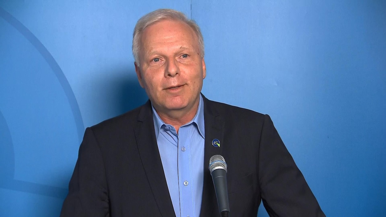 Le chef du Parti québécois, Jean-François Lisée, en conférence de presse