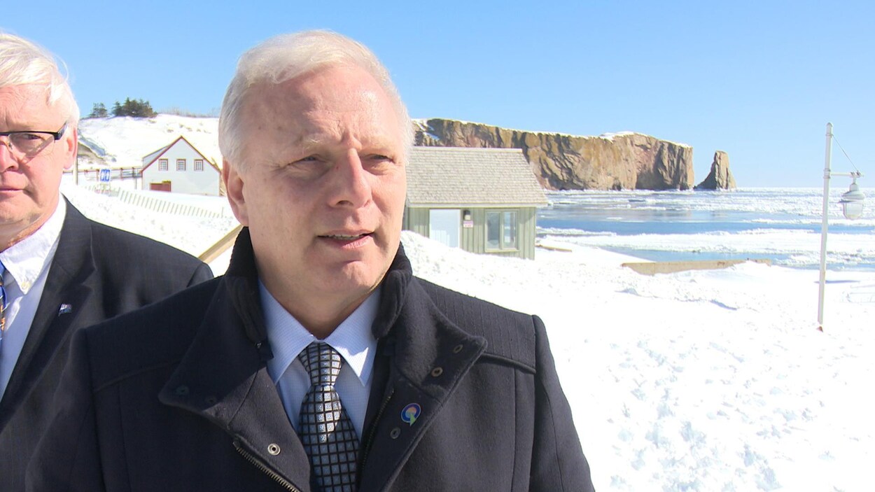 De passage à Percé, le chef du Parti québécois, Jean-François Lisée, en compagnie du député de Gaspé, Gaétan Lelièvre. De passage à Percé, le chef du Parti québécois, Jean-François Lisée, en compagnie du député de Gaspé, Gaétan Lelièvre.