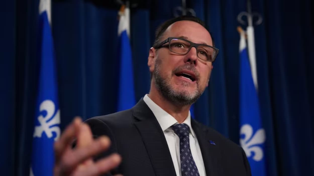 Immigration : « Québec sélectionne, Ottawa expulse », déplore le ministre Roberge