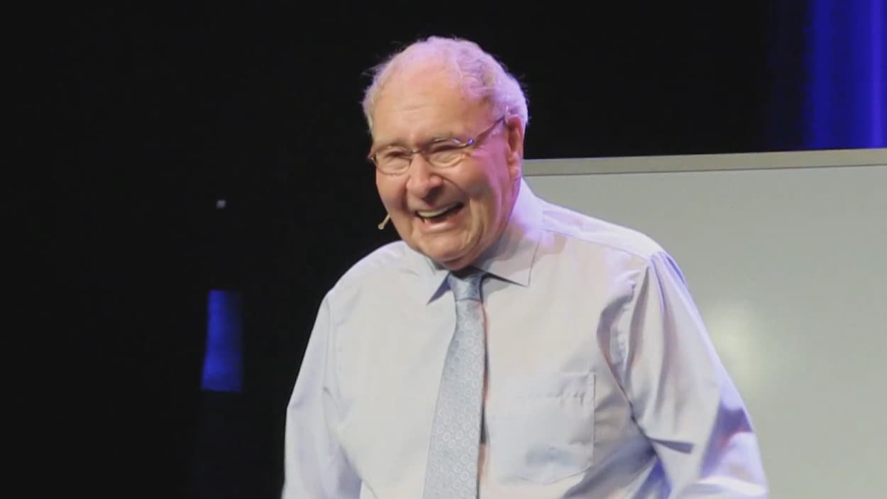 Jean-Marc Chaput sur scène.