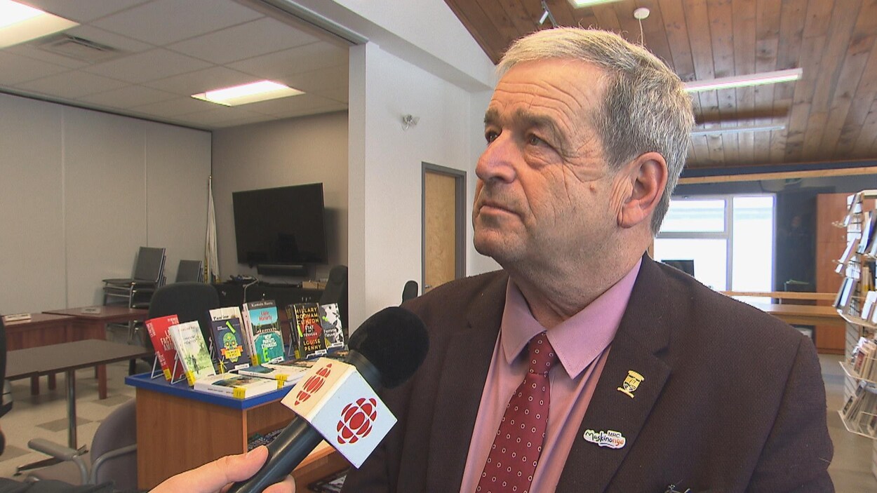 Jean-Yves St-Arnaud in front of the Radio-Canada microphone.