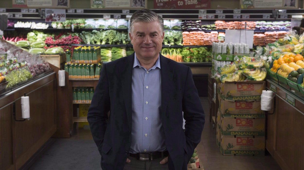 Jeff York, le PDG de Farm Boy dans un magasin en 2016. Jeff York, le PDG de Farm Boy dans un magasin en 2016.