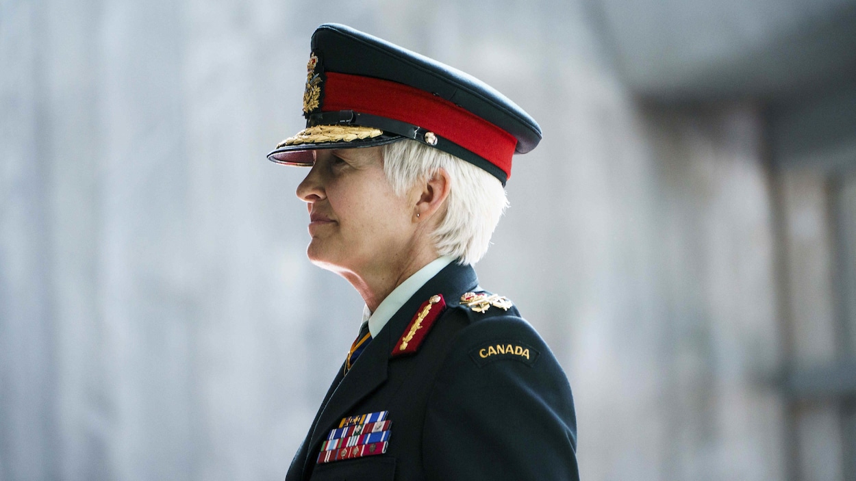 Jennie Carignan, Première Femme Nommée À La Tête De L'Armée Canadienne Jennie Carignan devient la première cheffe d’état-major de la Défense | Radio-Canada