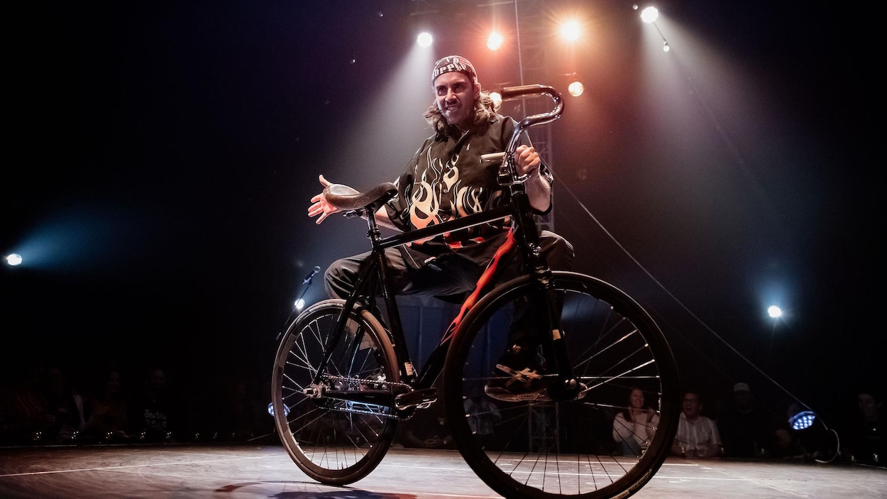 5 spectacles à voir à Montréal Complètement Cirque