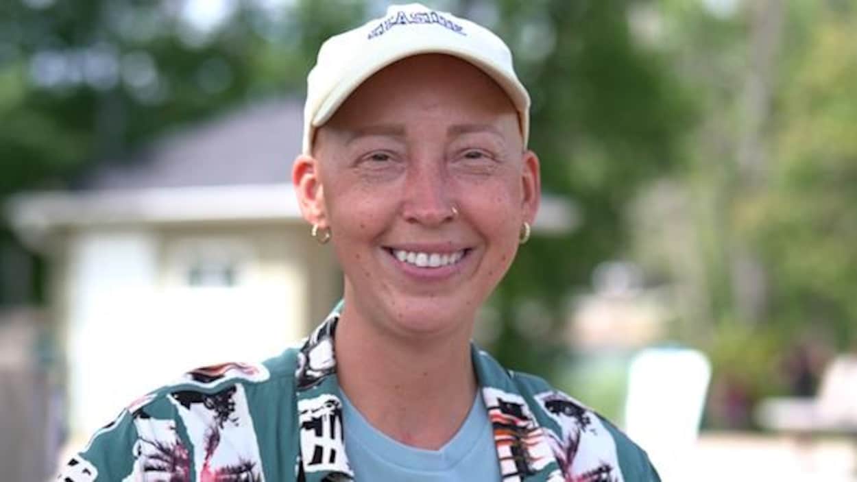 Elle filme son combat contre le cancer