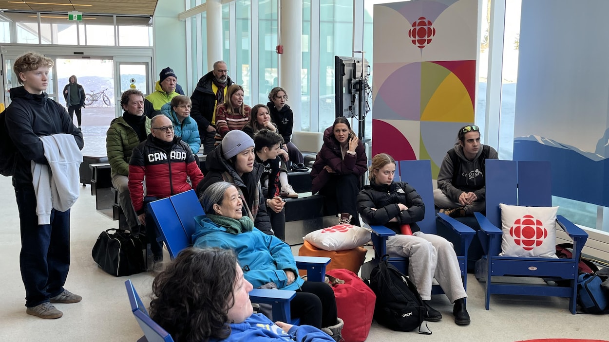Le parcours olympique de Valérie Maltais applaudi au Centre de glaces