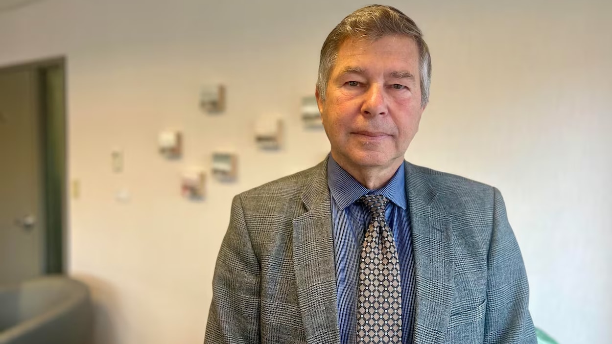 Soins virtuels en français : le ministre de la Santé reconnaît des lacunes