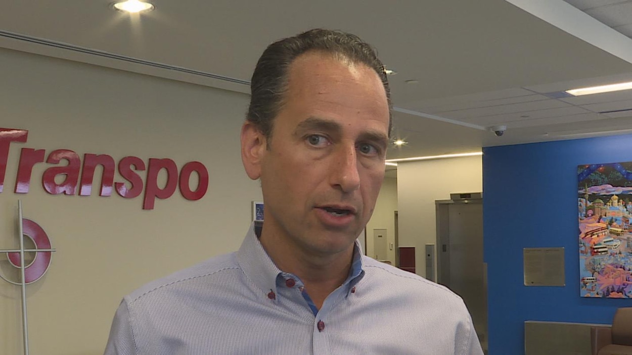 Le directeur général des Transports à la Ville d'Ottawa, John Manconi, en entrevue Le directeur général des Transports à la Ville d'Ottawa, John Manconi, en entrevue