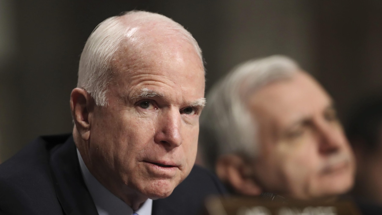 Le sénateur républicain John McCain Le sénateur républicain John McCain