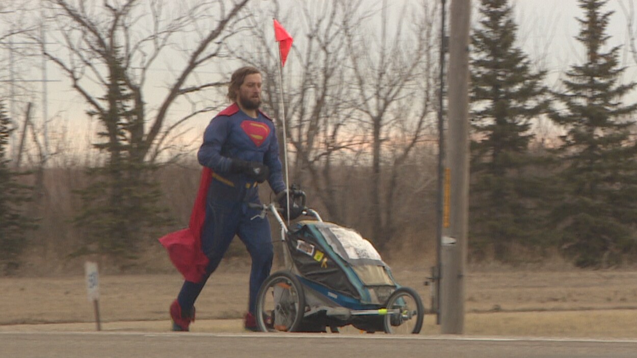 A New Zealander turns into Superman to support cancer research