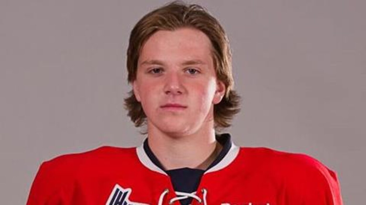 Jordan Boyd dans l'uniforme du Titan d'Acadie-Bathurst. Jordan Boyd dans l'uniforme du Titan d'Acadie-Bathurst.