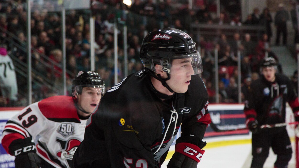 joueurs de hockey en action