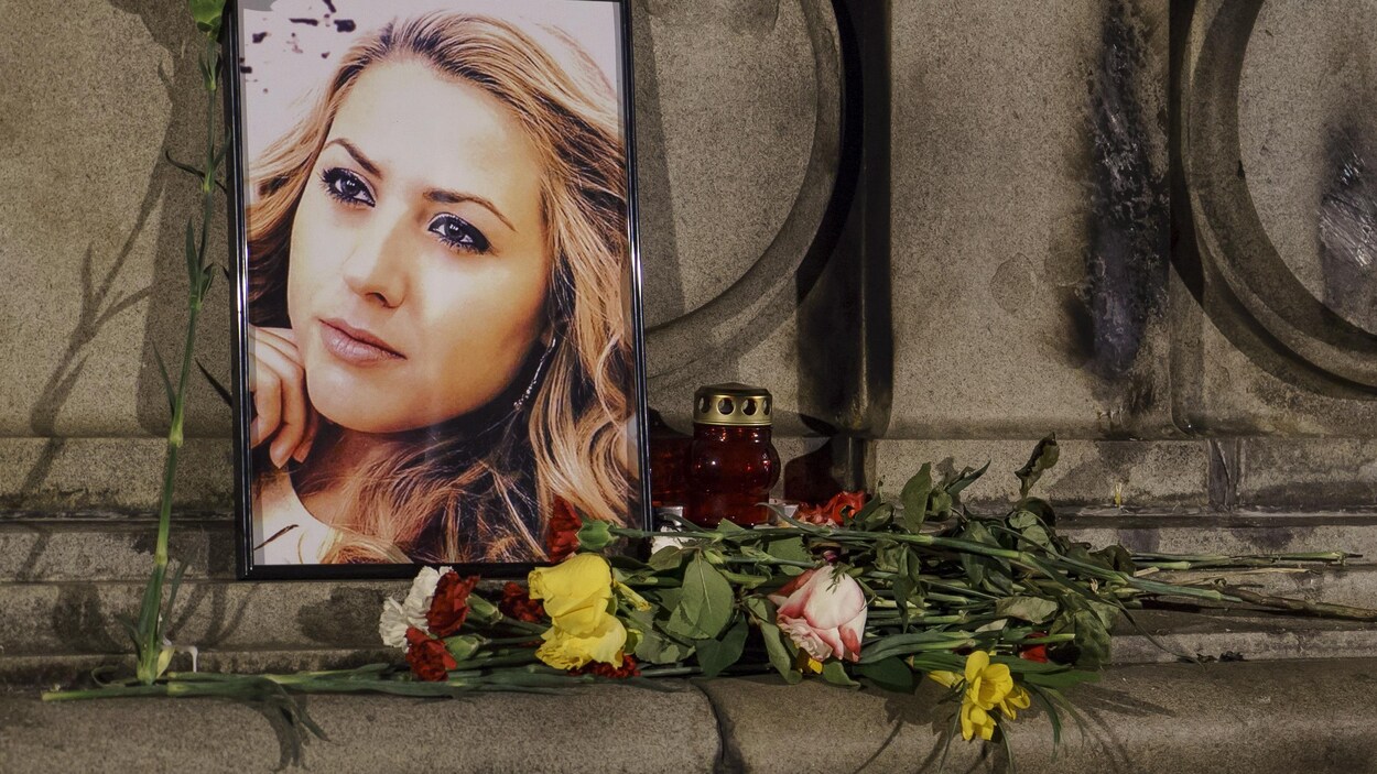 Une vigile pour Viktoria Marinova, une journaliste bulgare, morte après avoir enquêté sur l'utilisation de fonds de l'Union européenne. Une vigile pour Viktoria Marinova, une journaliste bulgare, morte après avoir enquêté sur l'utilisation de fonds de l'Union européenne.