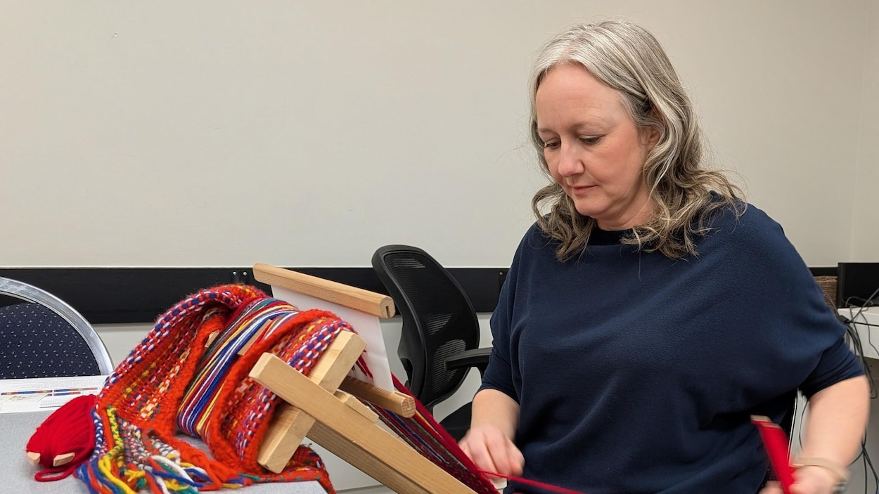 Tisser sa ceinture fléchée pour renouer avec ses racines