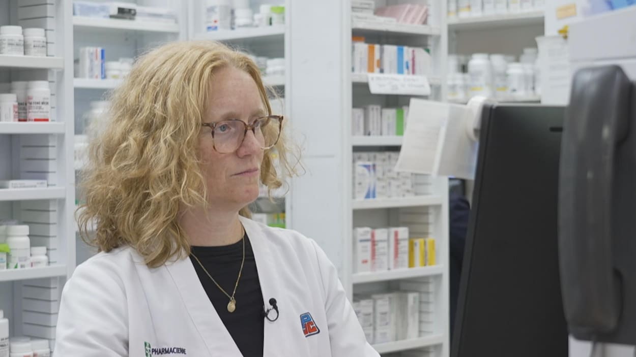 Des pharmacies et des cliniques du Québec forcées de revenir au fax