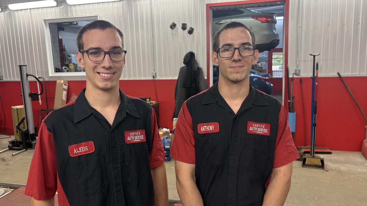 Des jumeaux mécaniciens qui ne passent pas inaperçus à Bécancour