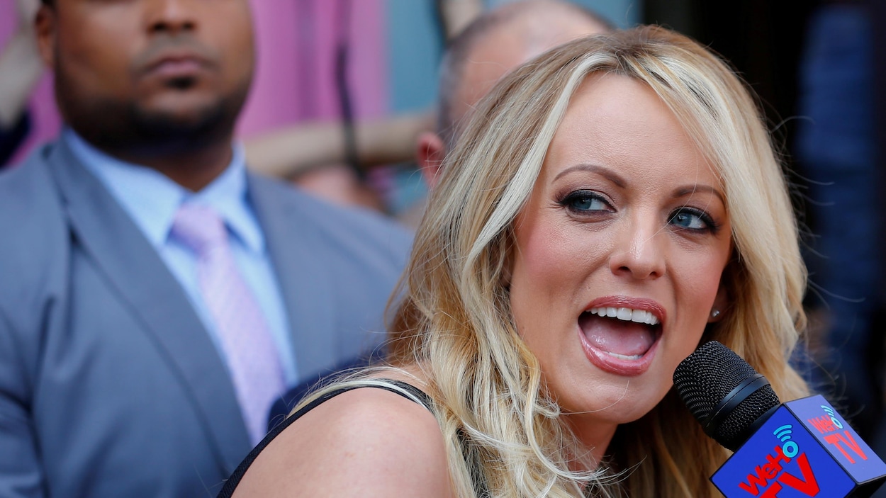 Stormy Daniels devant les médias