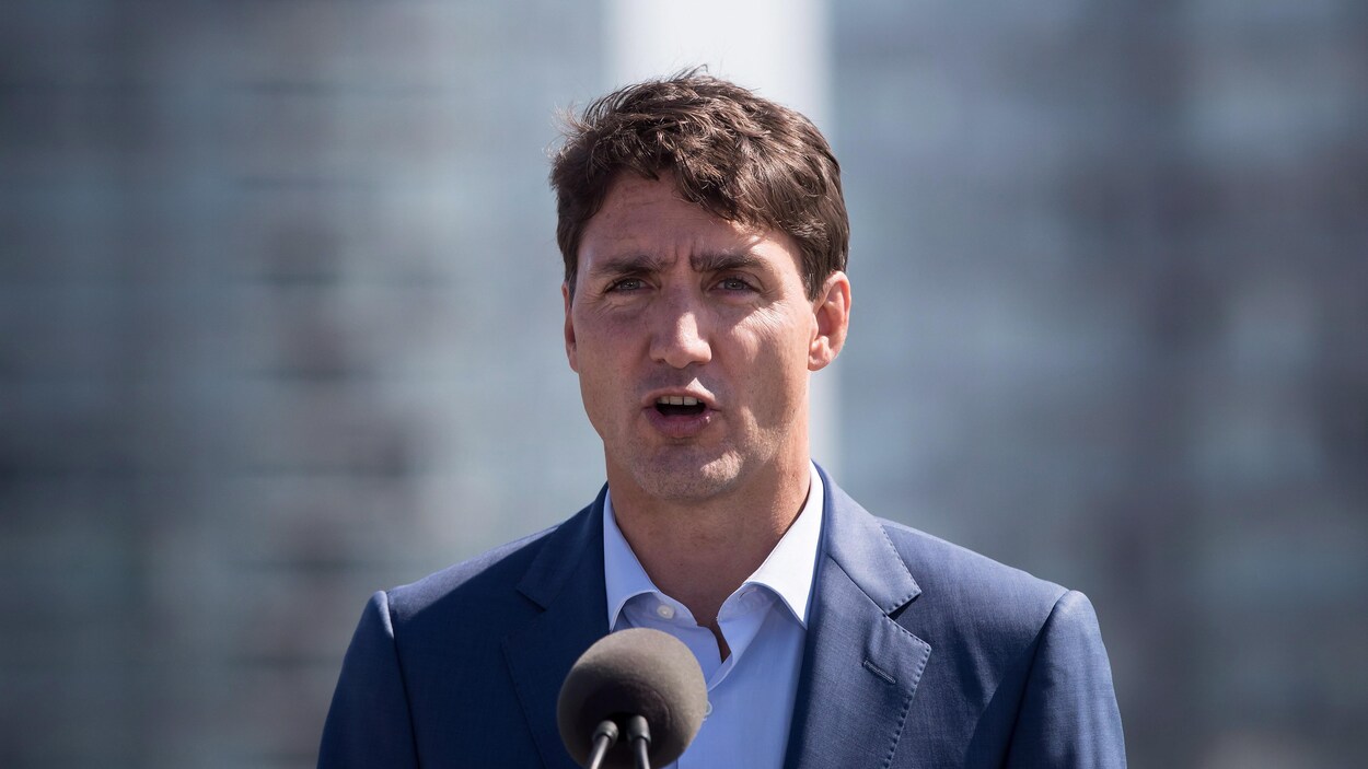 Le premier ministre Justin Trudeau lors d'une annonce de financement du transport en commun à Surrey, en Colombie-Britannique. Le premier ministre Justin Trudeau lors d'une annonce de financement du transport en commun à Surrey, en Colombie-Britannique.