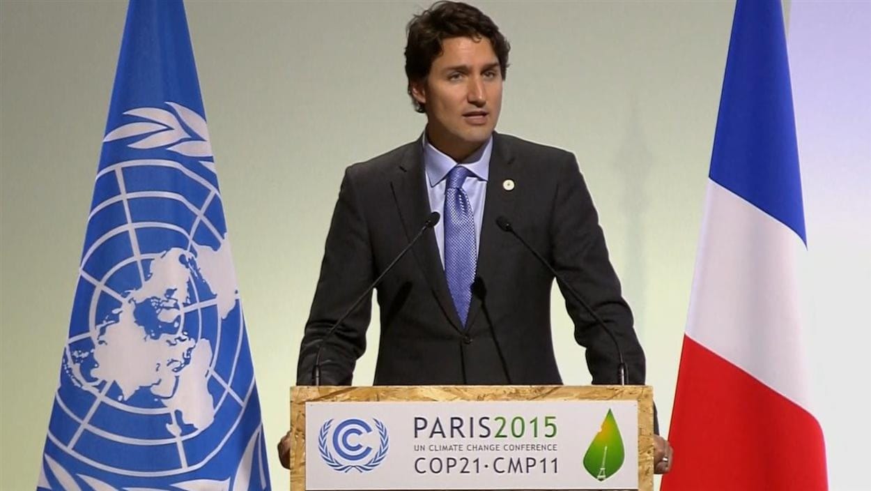Le premier ministre du Canada Justin Trudeau prenant parole à la conférence de Paris sur le climat. Le premier ministre du Canada Justin Trudeau prenant parole à la conférence de Paris sur le climat.