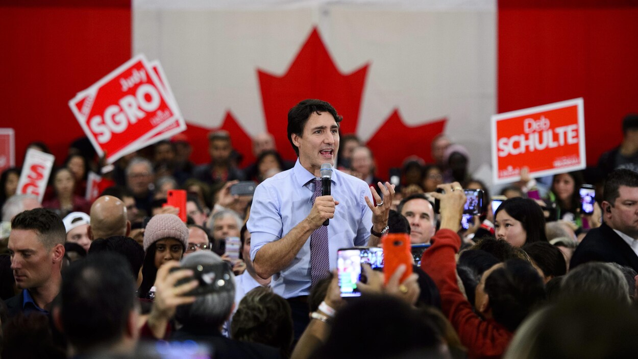 https://images.radio-canada.ca/q_auto,w_1250/v1/ici-info/16x9/justin-trudeau-foule-vaughan-ontario.jpg https://images.radio-canada.ca/q_auto,w_1250/v1/ici-info/16x9/justin-trudeau-foule-vaughan-ontario.jpg
