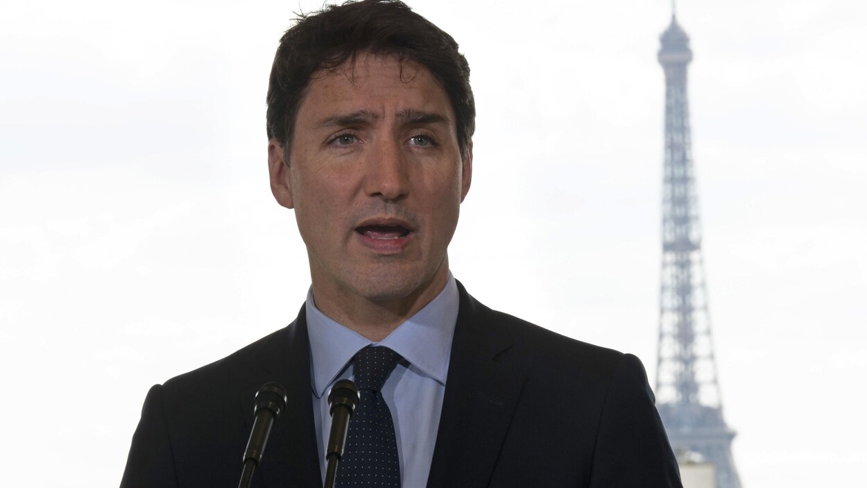 Justin Trudeau lors d'un point de presse à Paris