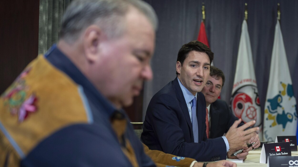 Le Premier ministre Justin Trudeau a rencontré les dirigeants autochtones lors de la réunion des premiers ministres à Montréal, le vendredi 7 décembre 2018.