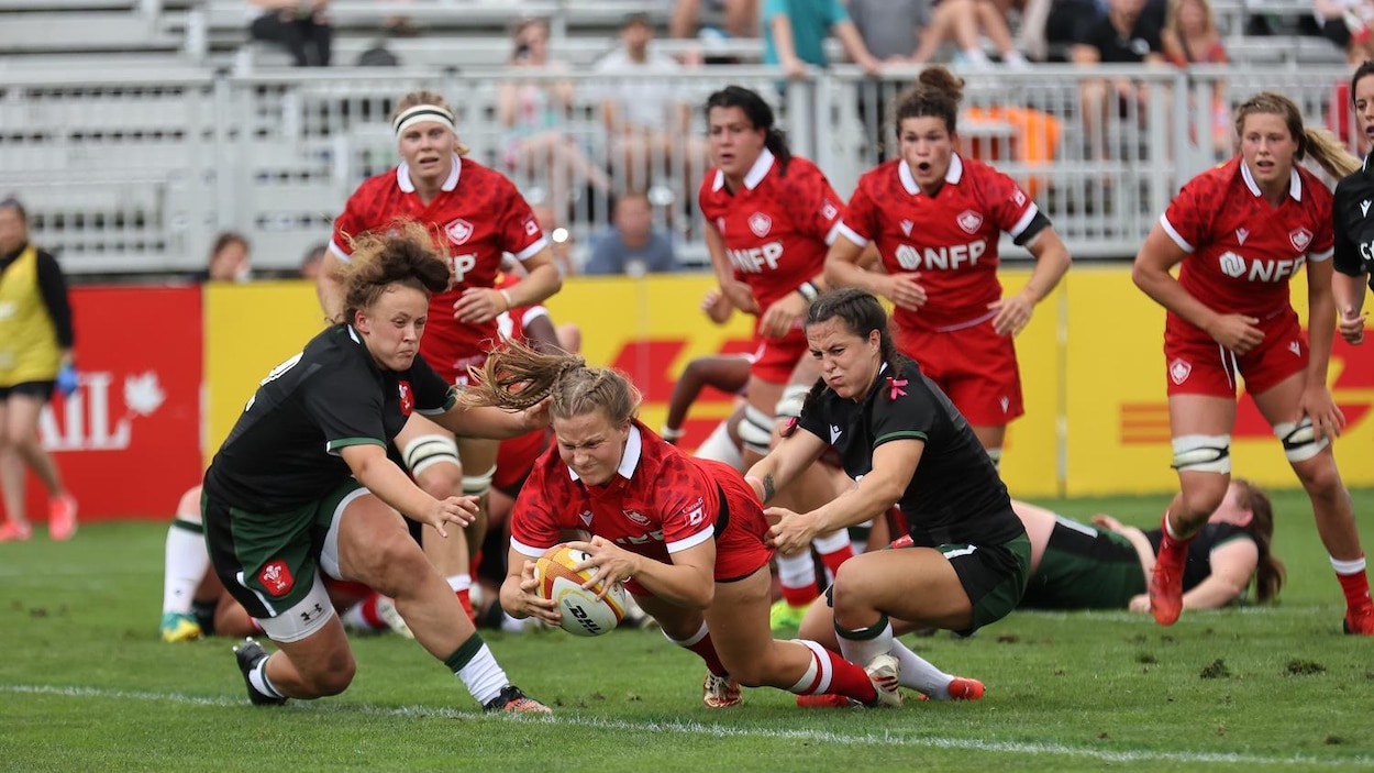 The Canadians beat Australia to move into the world's top 3 in rugby union