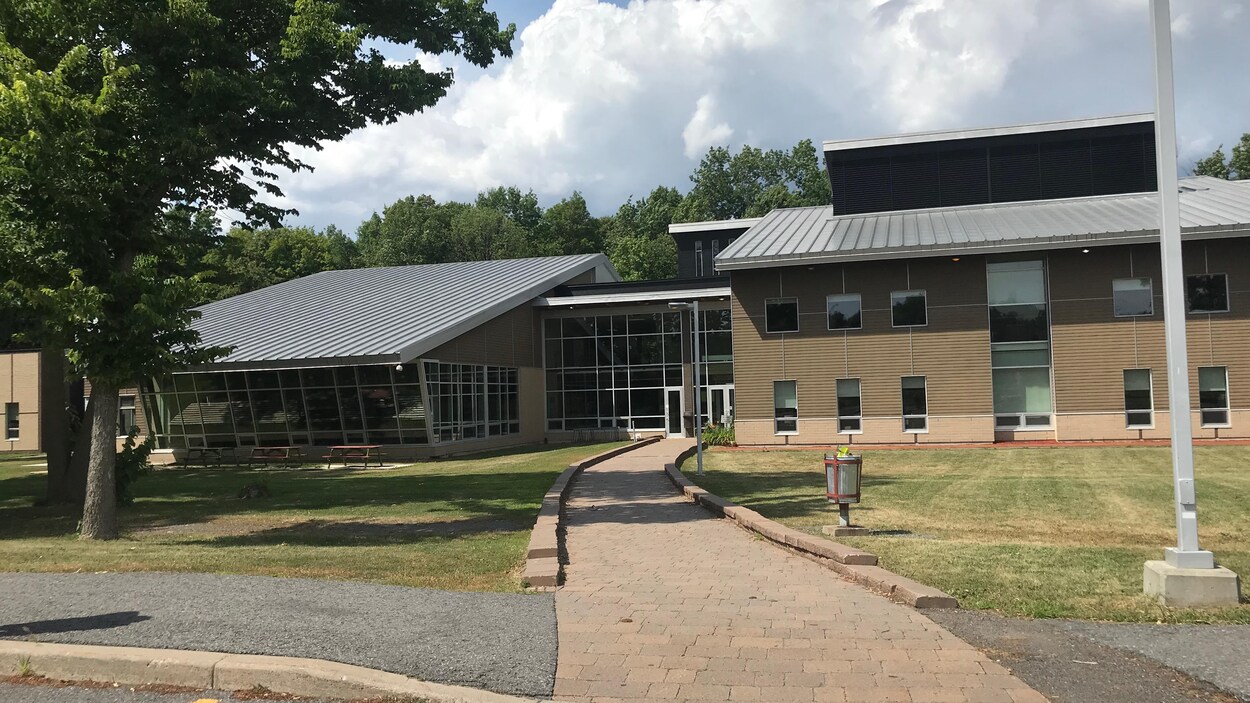 L'école secondaire Kahnawake Survival School.