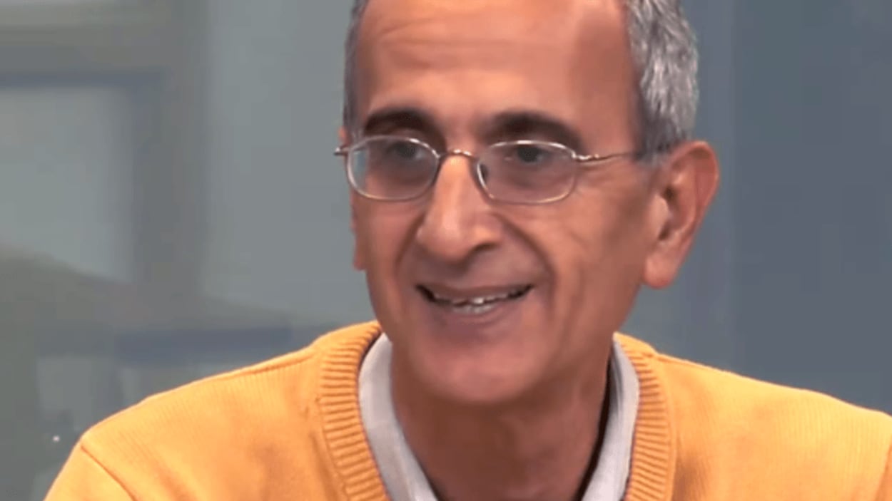 L'universitaire et écologiste Kavous Seyed Emami lors d'un discours à l'Université de Lethbridge en octobre 2017. L'universitaire et écologiste Kavous Seyed Emami lors d'un discours à l'Université de Lethbridge en octobre 2017.