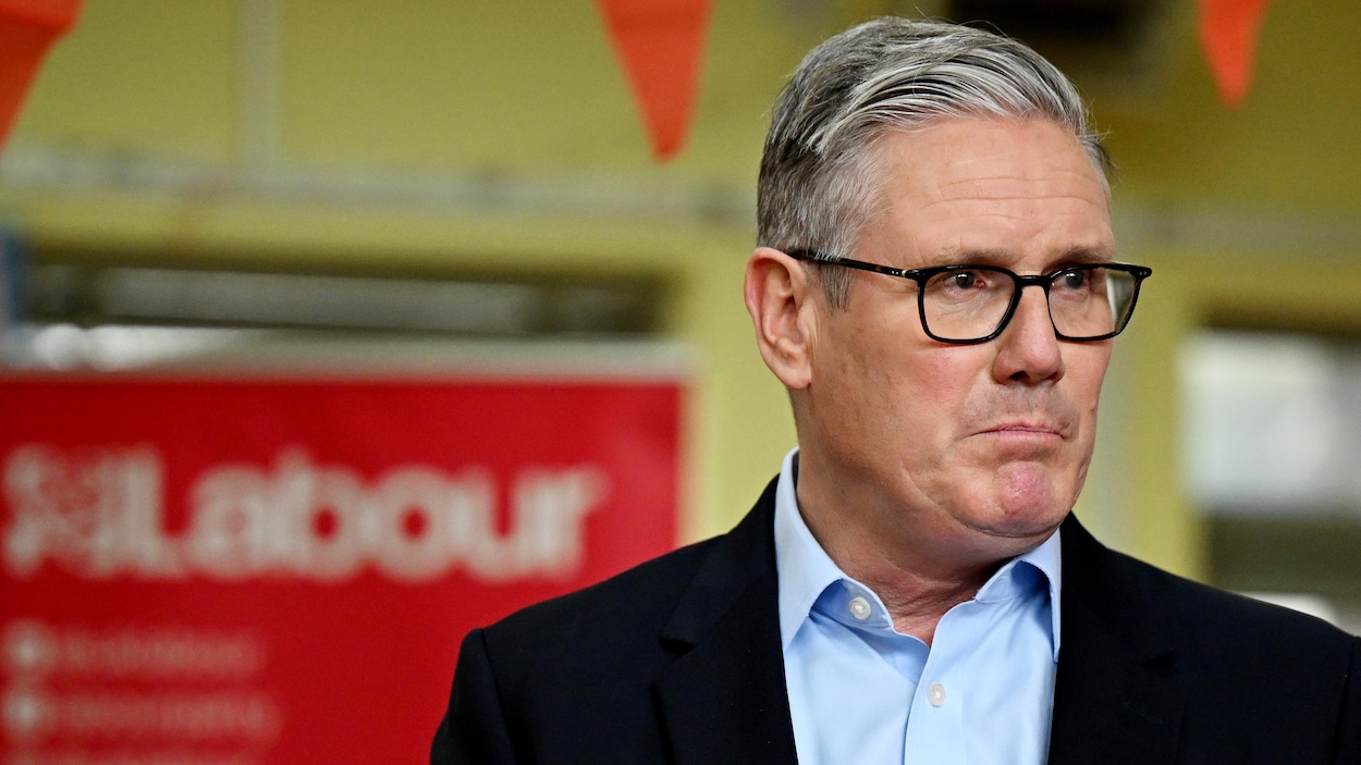 Élections britanniques : Starmer s’accroche au pouvoir malgré la défaite du Labour