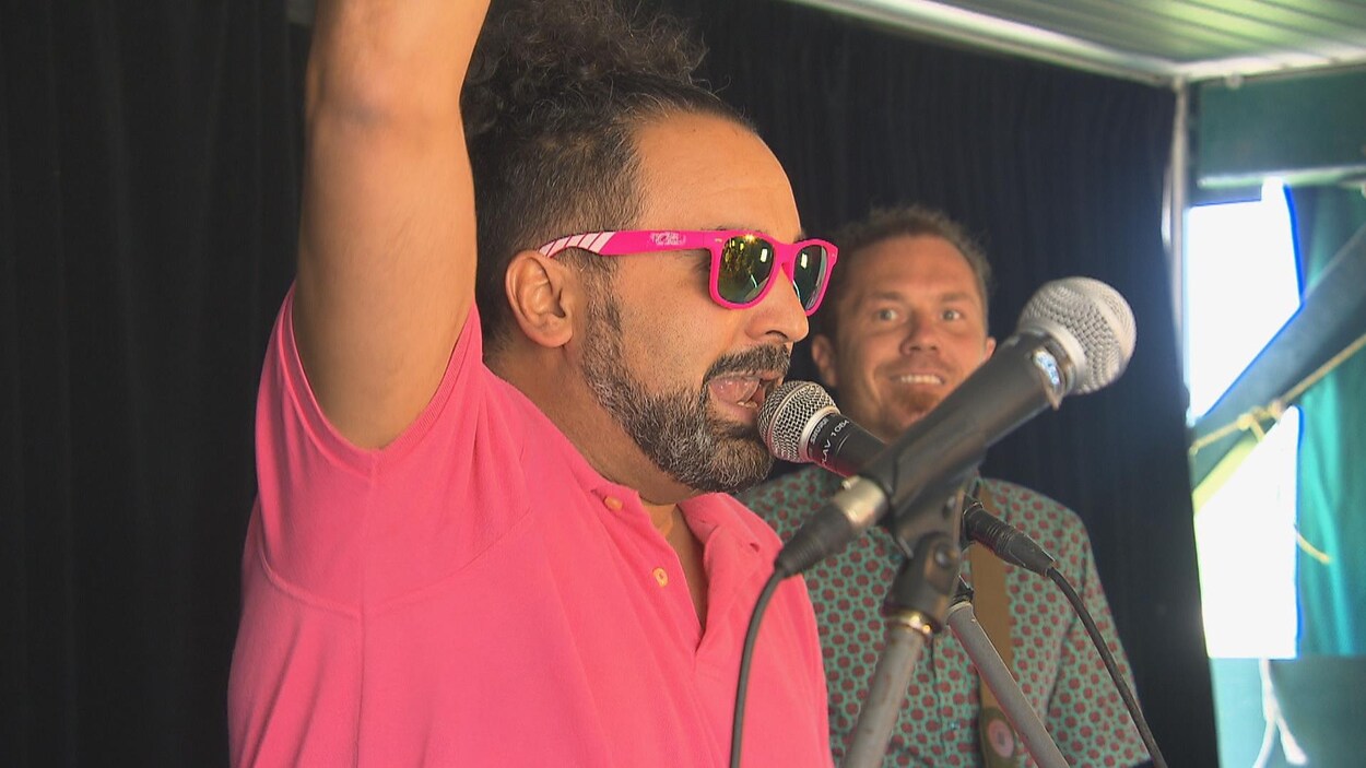 Le chanteur King Abid. Le chanteur King Abid.