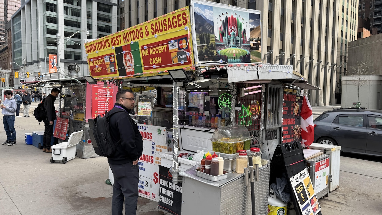 Hot-dogs, arts et cuisine de rue : le grand dégel des trottoirs torontois