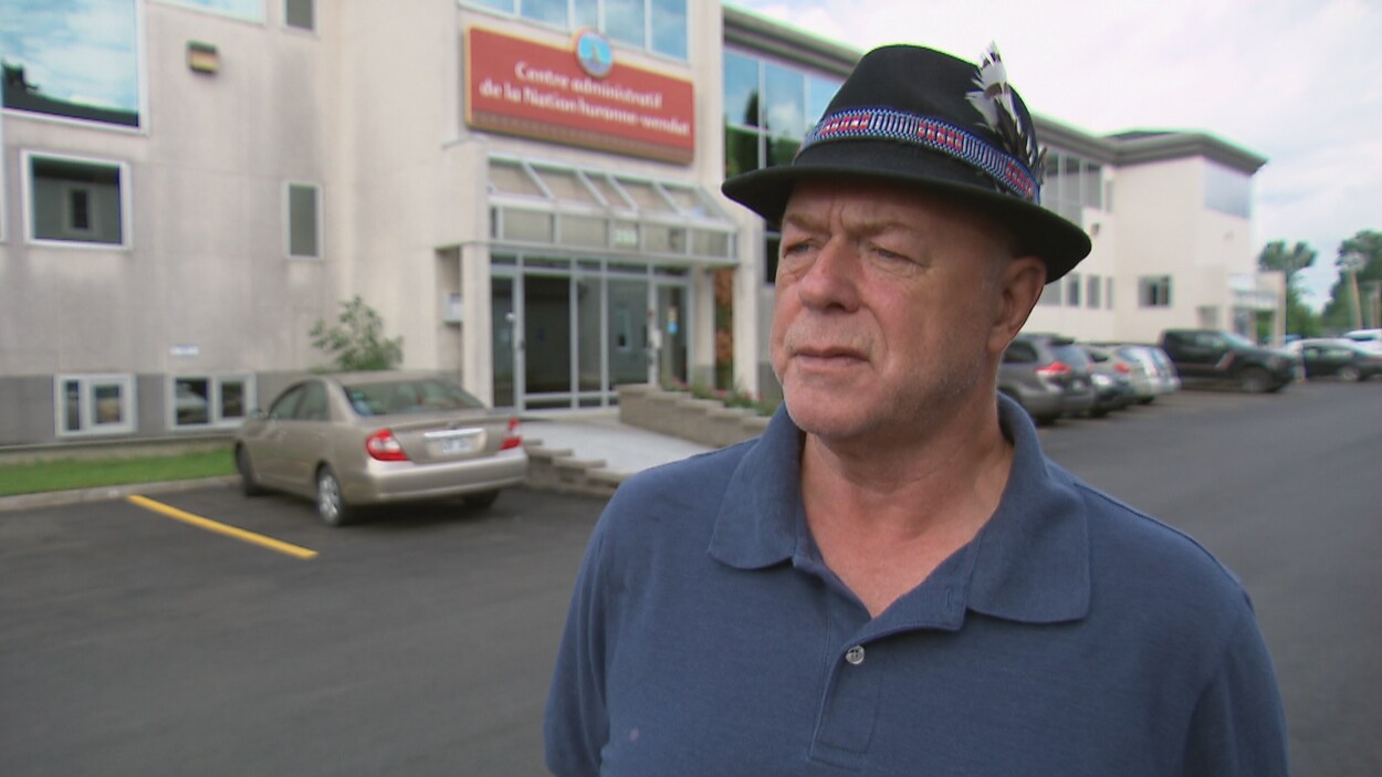 Konrad Sioui, le grand chef de la Nation Huronne-Wendat de Wendake, lors d'une entrevue