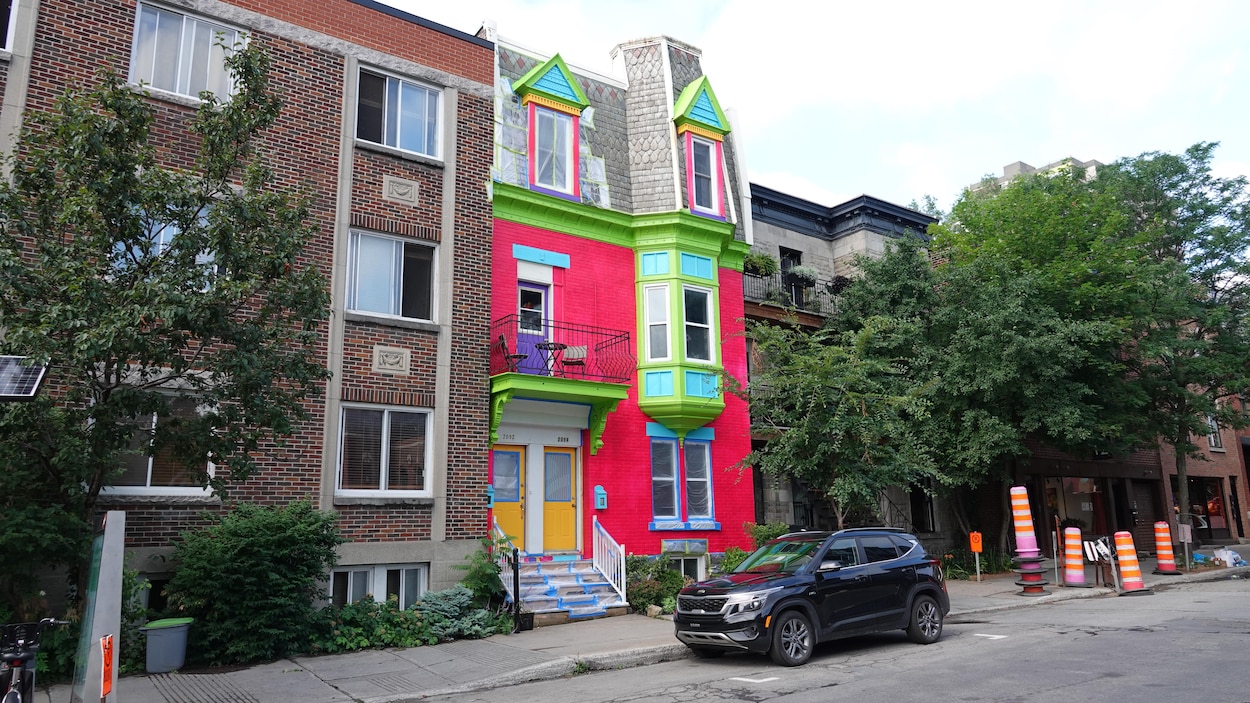 Montreal says painting a house for advertising is against the rules