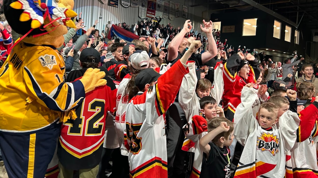 L’aréna de Saint-Boniface reçoit un don d’équipement de 10 000 $