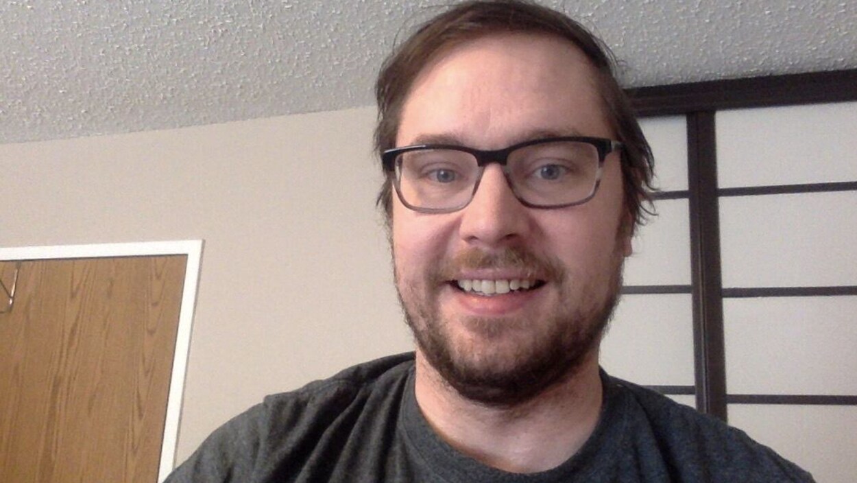 Kyle Gunderson dans sa maison.