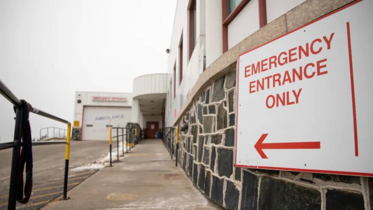 Un hôpital de 81 lits en situation d’urgence depuis un mois